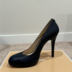 Michael Kors Size 10 Women Navy Pump Stiletto Heel.